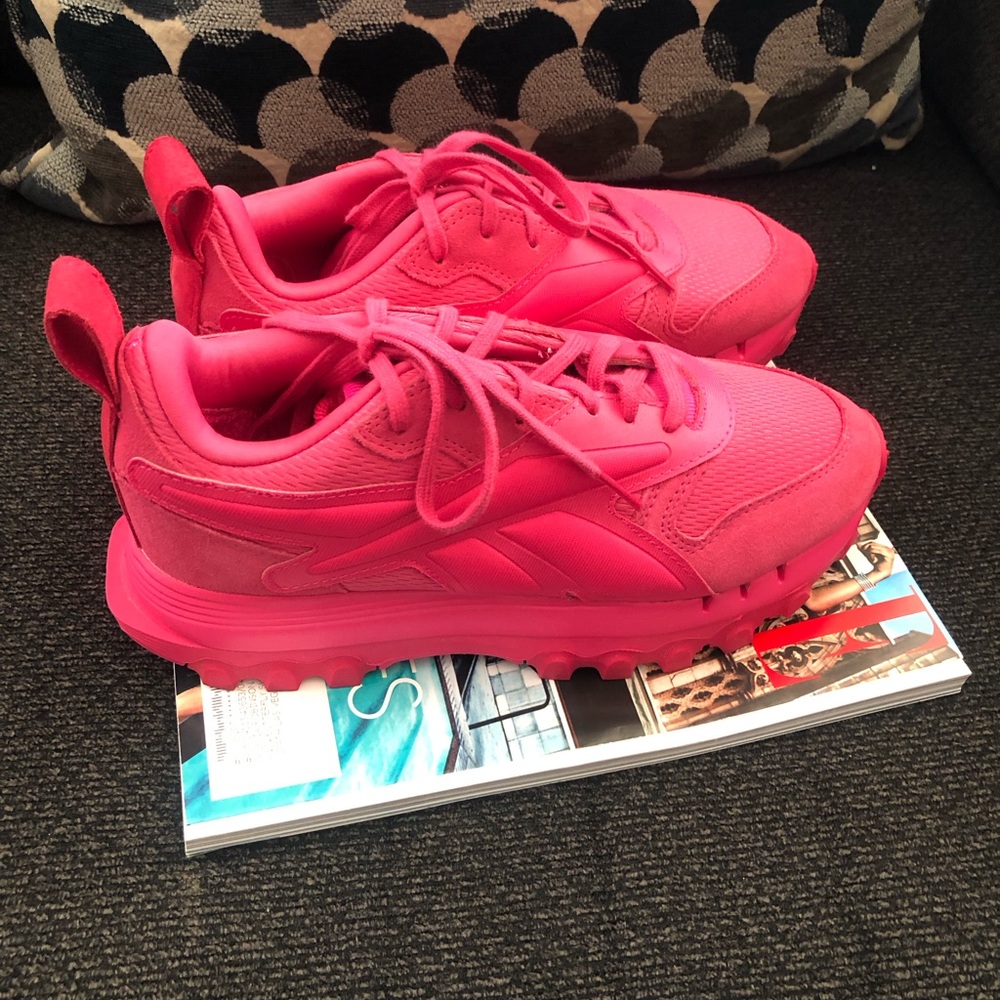 Reebok women’s size 8.5 gently used excellent condition